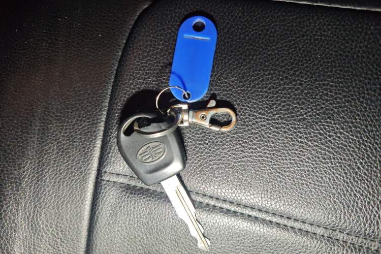 Used FAW Senya S80 2011 1.5L Manual 5-Seater Urban Elite Edition
