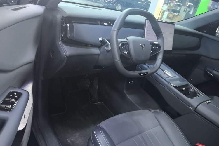 Used VOYAH COURAGE 2024 Four-Wheel Drive Global Edition Driver Seat