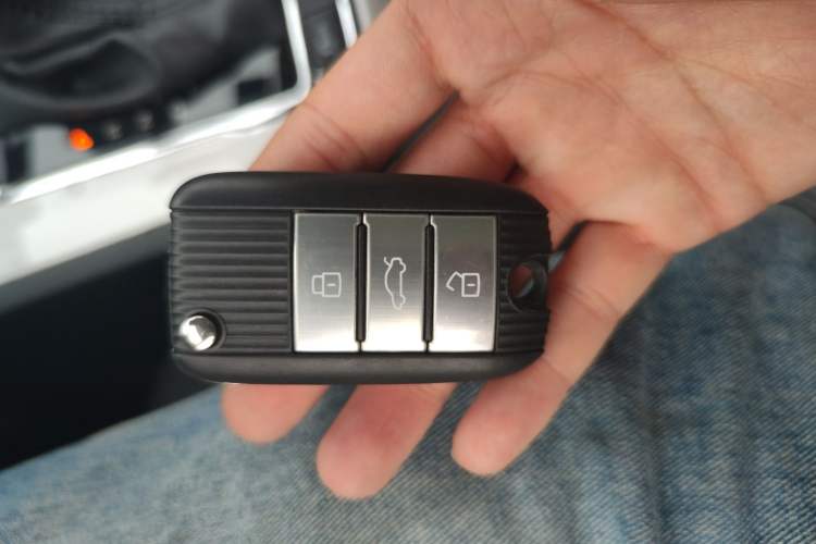 Used Roewe RX5 New Energy 2017 eRX5 50T Hybrid Connected Prestige Flagship Edition
