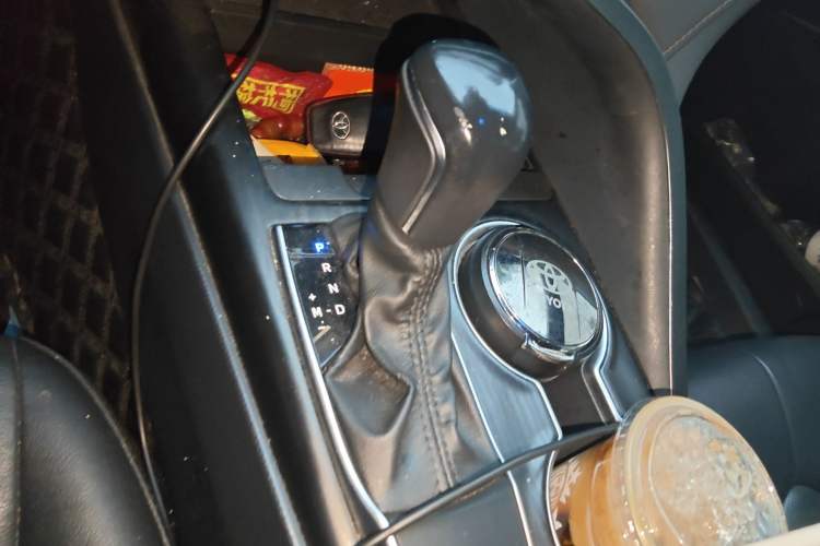 Used Toyota Camry 2021 2.0G Luxury Edition Gear Lever