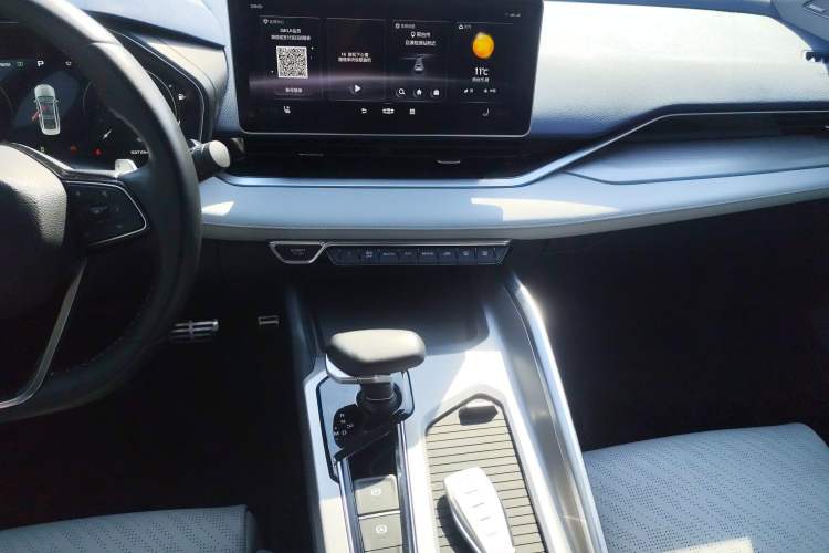 Used Geely Auto Preface 2021 Revised Version 2.0TD Luxury Edition Audio And AC Panel