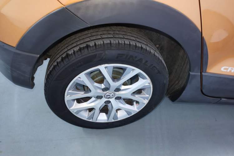 Used Volkswagen Polo 2016 1.6L Cross Polo Automatic Right Rear Wheel Hub