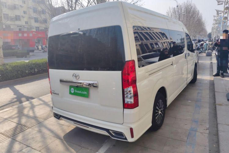 Used Toyota HIACE 