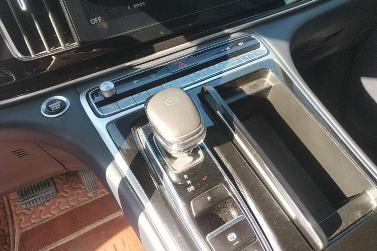 Used GAC Trumpchi M8 2023 Lingxiu Series 390T Deluxe Edition Gear Lever