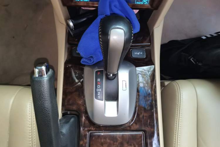 Used Honda Accord 2010 2.4L LX Gear Lever