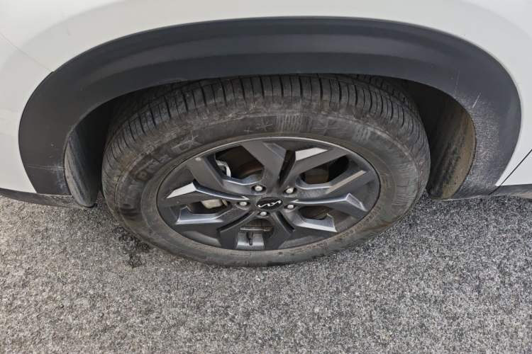 Used Kia Seltos 2023 1.5L CVT Luxury Edition Left Front Wheel Hub