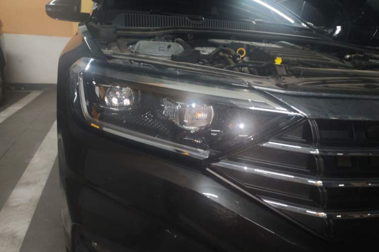 Used Volkswagen Sagitar 2020 280TSI DSG Comfort Version China VI Standard Right Front Headlight