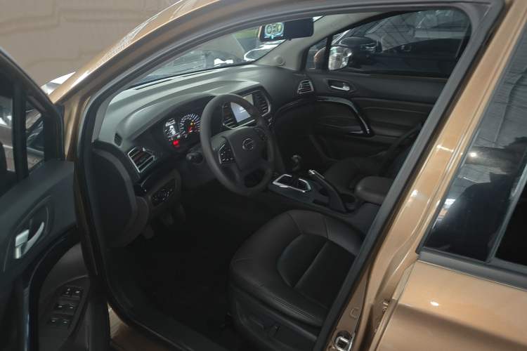 Used GAC Trumpchi GS4 2016 235T Manual Luxury Edition Left Front Seat