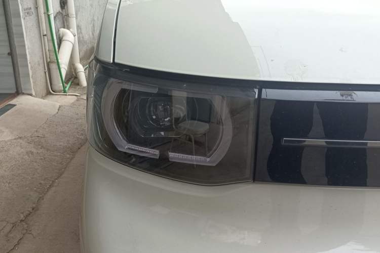 Used Wuling Hongguang MINIEV 2022 Macaron Premium Model – Lithium Iron Phosphate Right Front Headlight