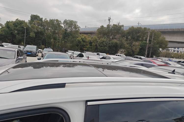 Used Volkswagen Tiguan L 2019 Updated Version 330TSI Automatic Two-Wheel Drive Panoramic Comfort Edition China VI Standard
