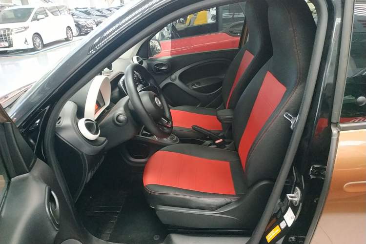 Used smart forfour 2016 1.0L 52 kW Dynamic Edition