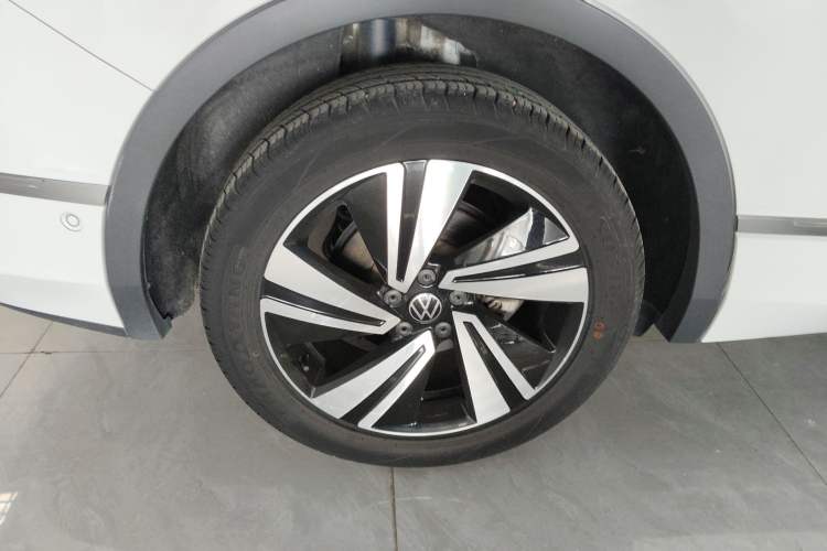 Used Volkswagen Tiguan X 2022 330TSI Two-Wheel-Drive Flagship Edition Right Rear Wheel Hub