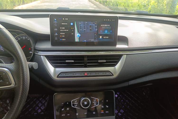 Used Hongqi H5 2020 1.8T Automatic Smart Connect Flagship Edition Audio And AC Panel