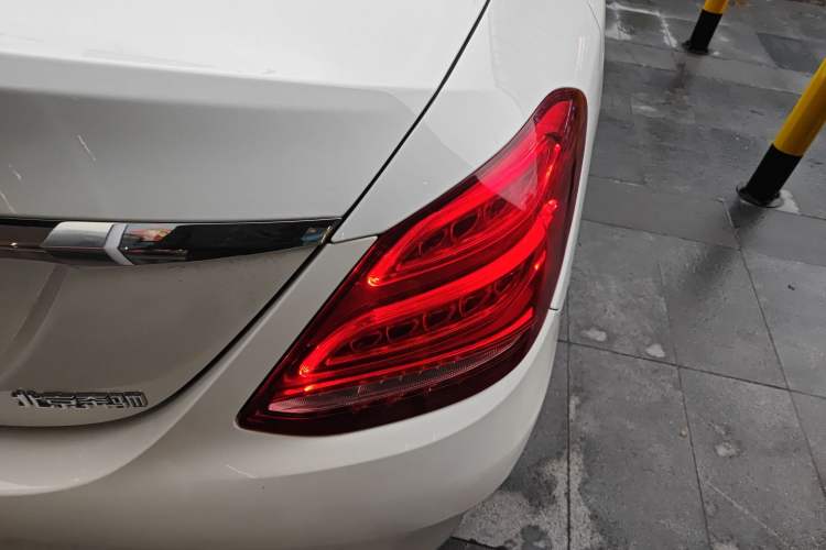 Used Mercedes-Benz C-Class 2017 Facelift C 200 L Sport Edition