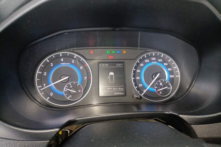 Used Dongfeng Fengon S560 2019 1.8L Manual Urban Model