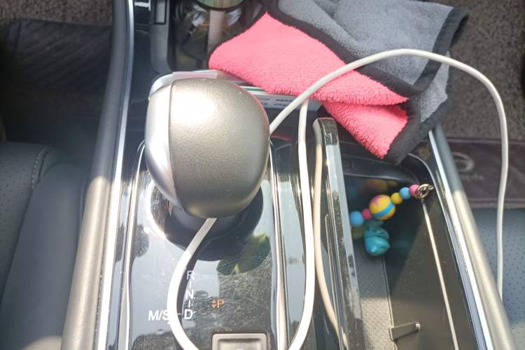 Used GAC Trumpchi GA6 2019 270T Automatic Prestige Edition Gear Lever