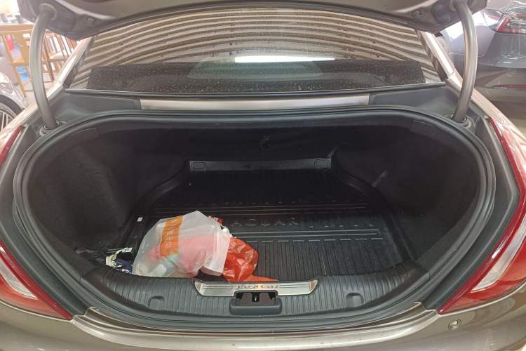 Used Jaguar XJ 2016 XJL 3.0 SC Two-Wheel-Drive Elegant Business Edition