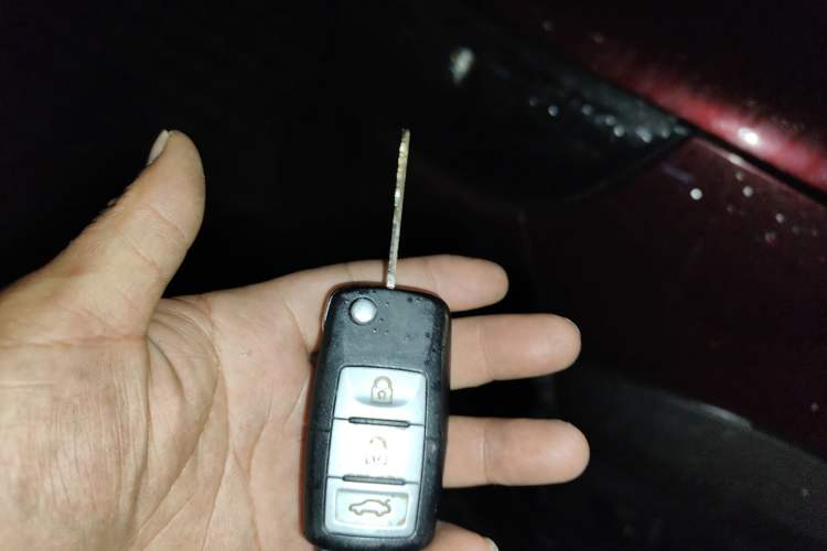 Used FORTHING Joyear X5 2015 1.6L Manual Luxury Model Vehicle Key