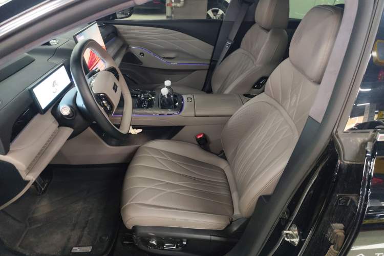 Used Geely Galaxy Galaxy 8 2025 130km EM-P Starship Edition