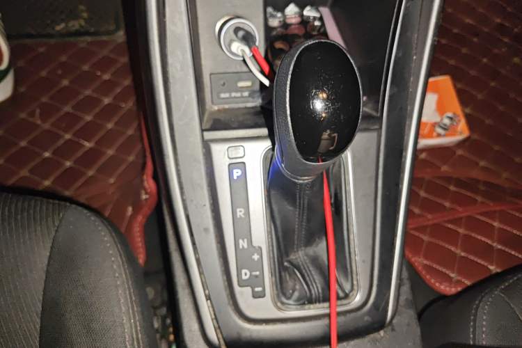 Used Hyundai Elantra (5th Generation / Langdong) 2016 1.6L Automatic Smart Version Gear Lever