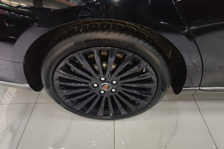 Used Hongqi H9 2025 2.0T Two-Wheel-Drive Flagship Private Enjoyment Style 5 Seats
