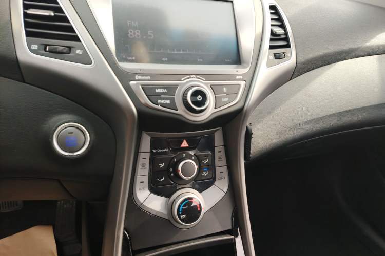 Used Hyundai Elantra (5th Generation / Langdong) 2016 1.6L Automatic Prestige Model