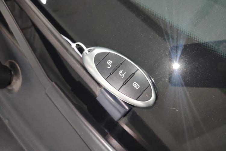 Used Bestune NAT 2023 PRO Comfort Travel Edition 419km Vehicle Key