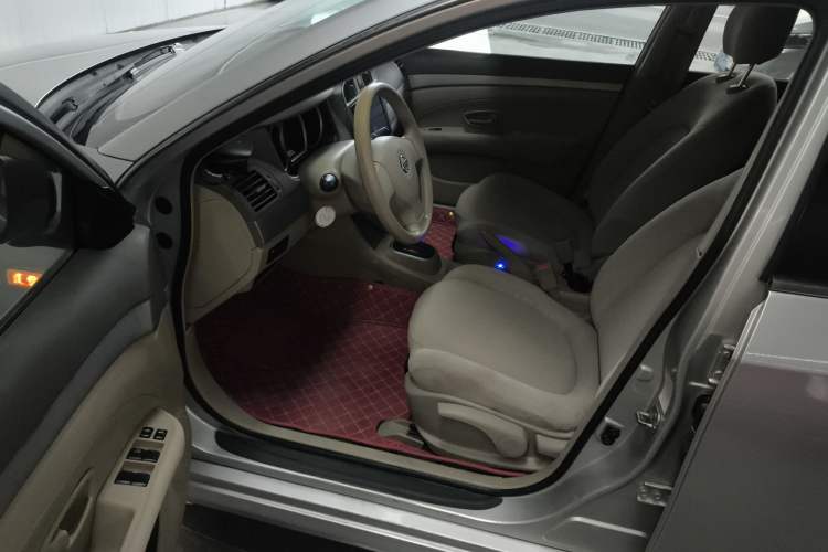 Used Nissan Sylphy 2012 Classic 1.6XE Automatic Comfort Edition Driver Seat