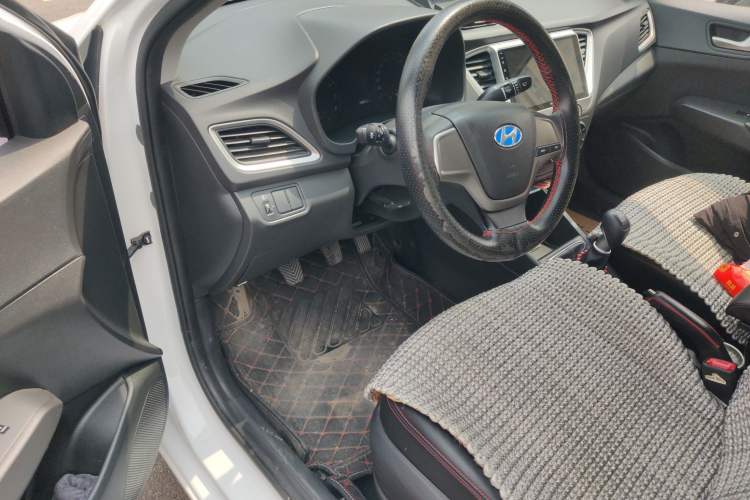 Used Hyundai Verna (new generation) 2016 1.4L Manual Cool Edition GLS Driver Seat