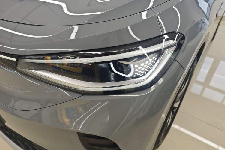 Used Volkswagen ID.4 CROZZ 2021 Long-Range Lite PRO Two-Wheel Drive Version Left Front Headlight