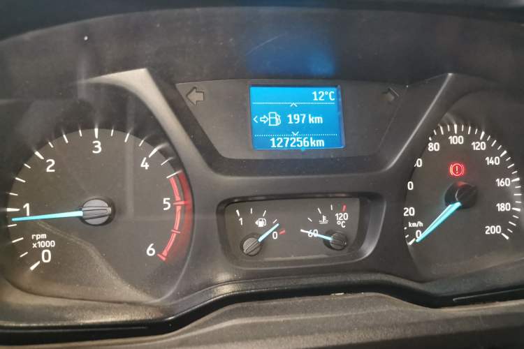 Used Ford Transit 2019 2.0T Diesel Multi-Purpose Commercial Vehicle Mid-Drive Mid-Roof 6-Seater China VI Standard Odometer Close Up