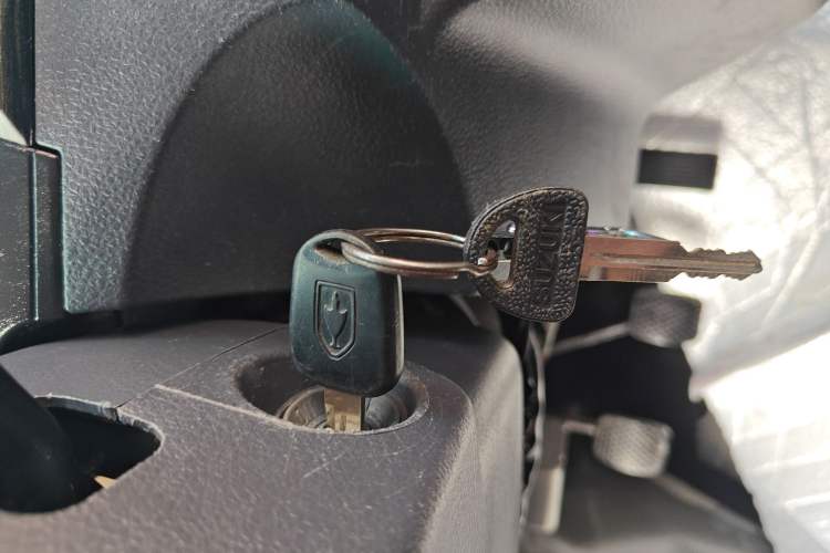 Used Jinbei Hiace X30 2020 1.5L Super-Comfortable Version China VI Standard SWC15M