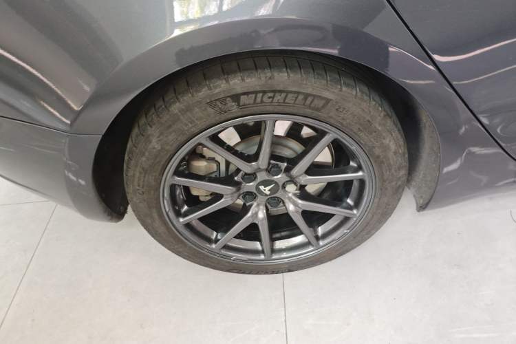 Used Tesla Model 3 2019 Long-Range Rear-Wheel-Drive Version
