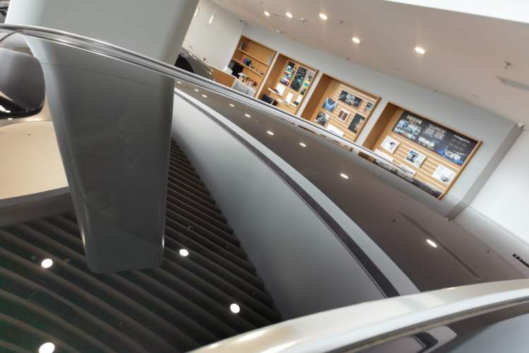 Used Hima AITO M8 2025 Model Pure Electric Ultra Six-Seat Four-Wheel-Drive Version
