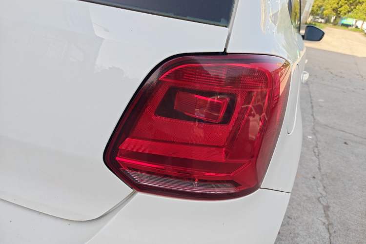 Used Volkswagen Polo 2016 1.4L Manual Fashion Model
