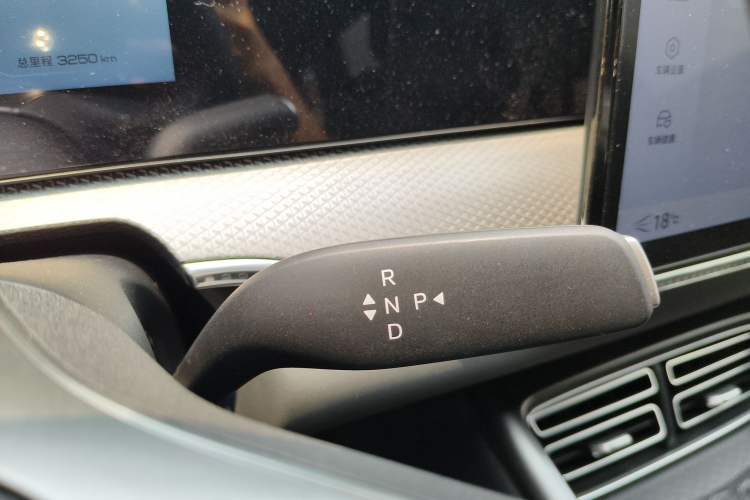 Used BYD Song Pro New Energy 2026 Model DM-i 133KM Progressive Version Gear Lever