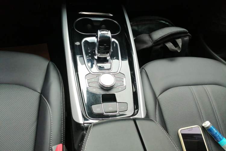 Used EXEED Lingyun 2019 1.6T Two-Wheel Drive Diamond Edition Gear Lever