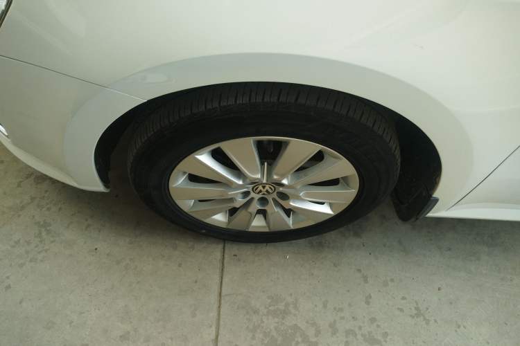 Used Volkswagen Lavida 2013 Restyled Classic 1.6L Automatic Comfort Edition Left Front Wheel Hub
