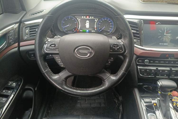 Used GAC Trumpchi GS8 2017 320T Two-Wheel Drive Luxury Smart Connectivity Version (7 Seats)