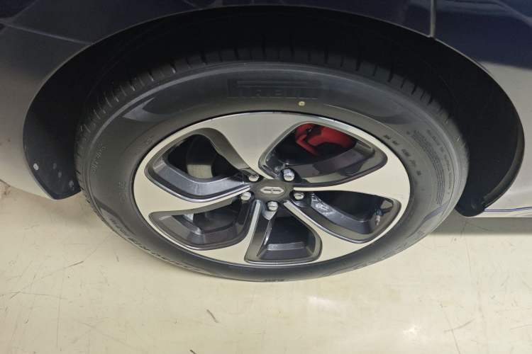Used Hima AITO M5 2022 Extended-Range Four-Wheel Drive Performance Version Right Rear Wheel Hub
