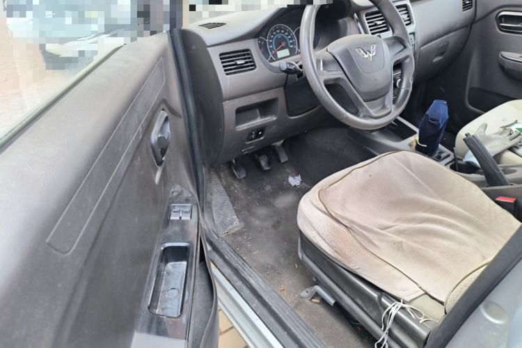 Used Wuling Rongguang V 2016 1.5L Standard Version