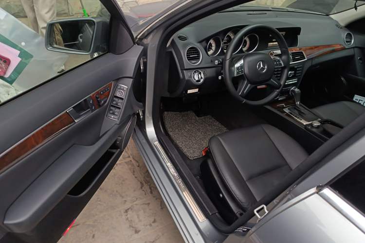 Used Mercedes-Benz C-Class 2013 C 260 CGI Elegant Model

