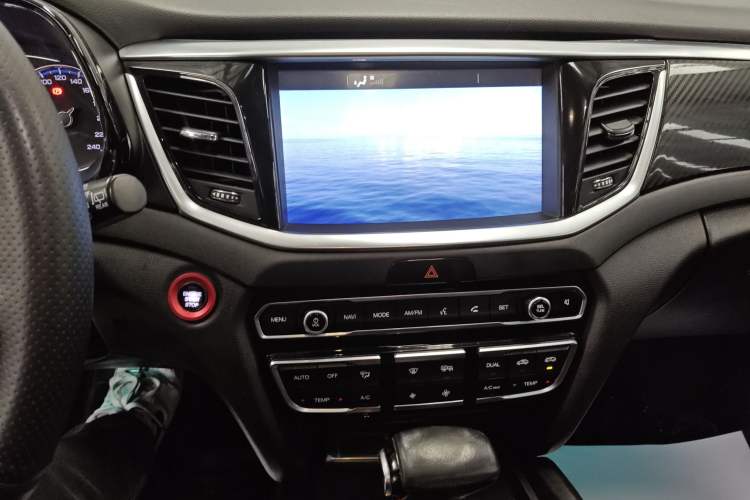 Used GAC Trumpchi GS7 2017 320T Two-Wheel-Drive Luxury Smart Connectivity Model