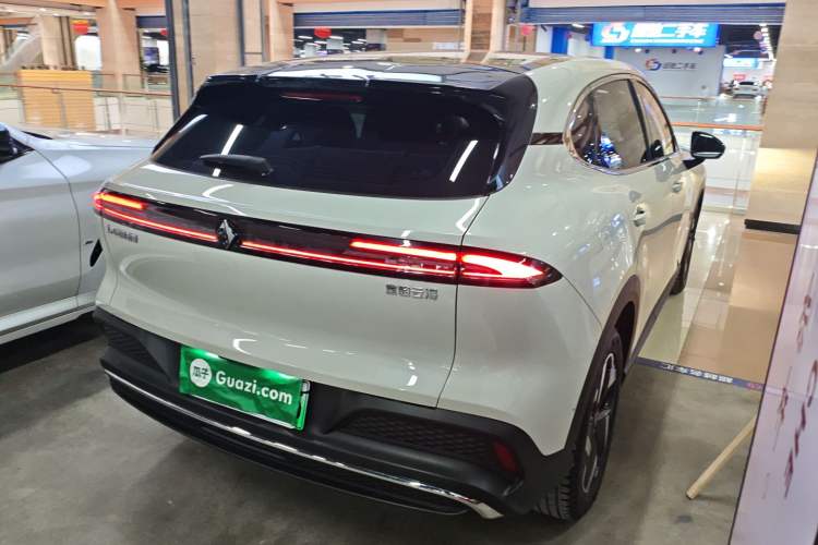 Used Baojun Yunhai 2024 500km Pure Electric Version Rear Right 45 Deg