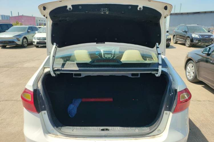 Used JAC Group J6 A30 2013 1.5L Manual Luxury Model China IV Standard
