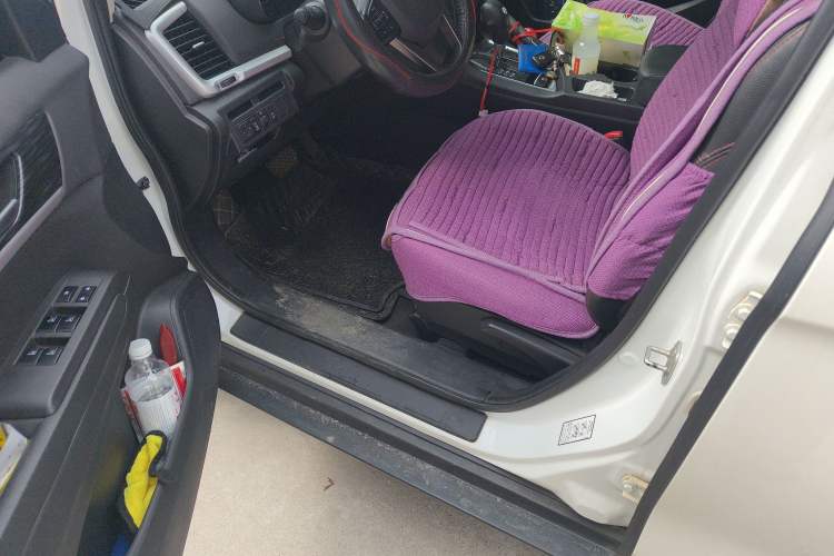 Used Dongfeng Aeolus AX7 2016 2.0L Automatic Zhiyi Trim