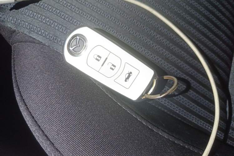 Used Mazda 3 Axela 2014 Sedan 1.5L Manual Comfort Model Vehicle Key