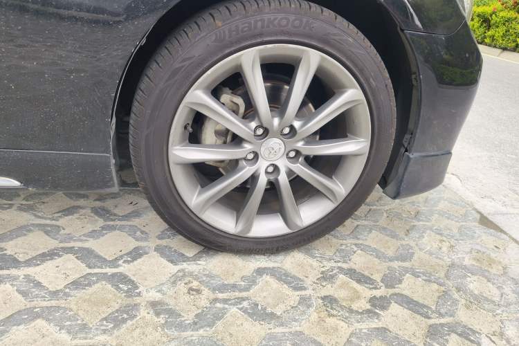 Used Toyota Reiz 2012 2.5V Fengdu Elite Stylish Edition Right Front Wheel Hub