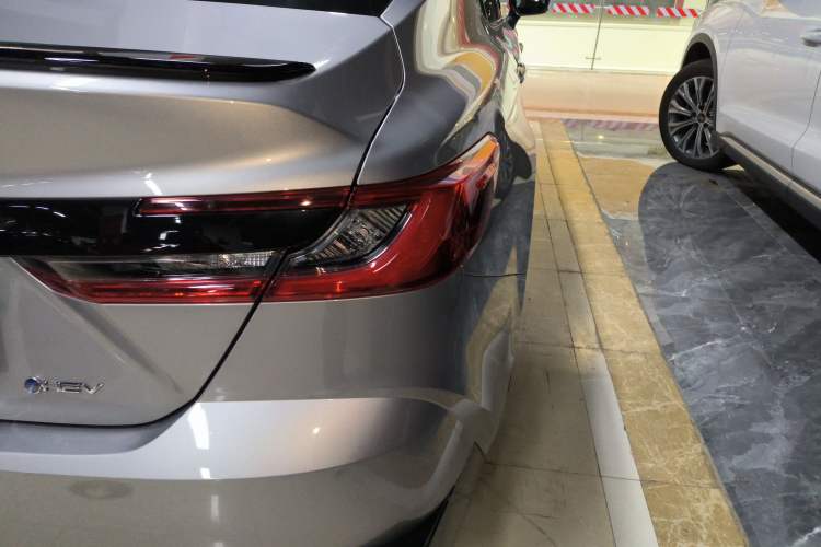 Used Toyota Camry 2026 Model Dual-Engine 2.0HSE Sport Lite Edition
