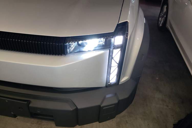 Used iCAR 03 2024 472km Four-Wheel Drive Long-Range Smart Enjoyment Version
